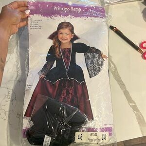 Princes Vampire Costume. Used once size 4-6